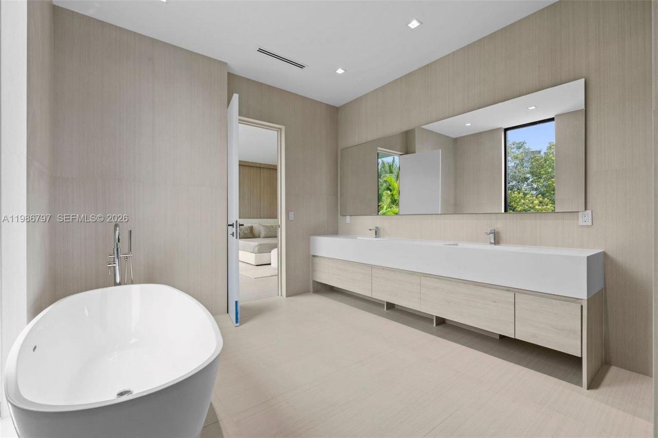 4534 Sheridan Ave, Miami Beach, FL 33140 Photo