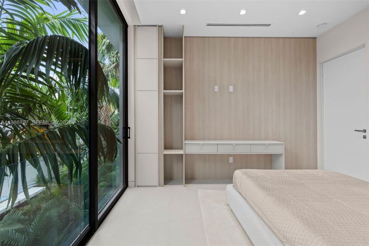 4534 Sheridan Ave, Miami Beach, FL 33140 Photo