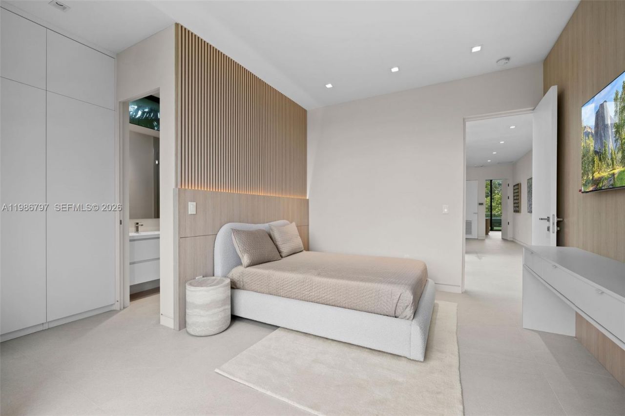 4534 Sheridan Ave, Miami Beach, FL 33140 Photo