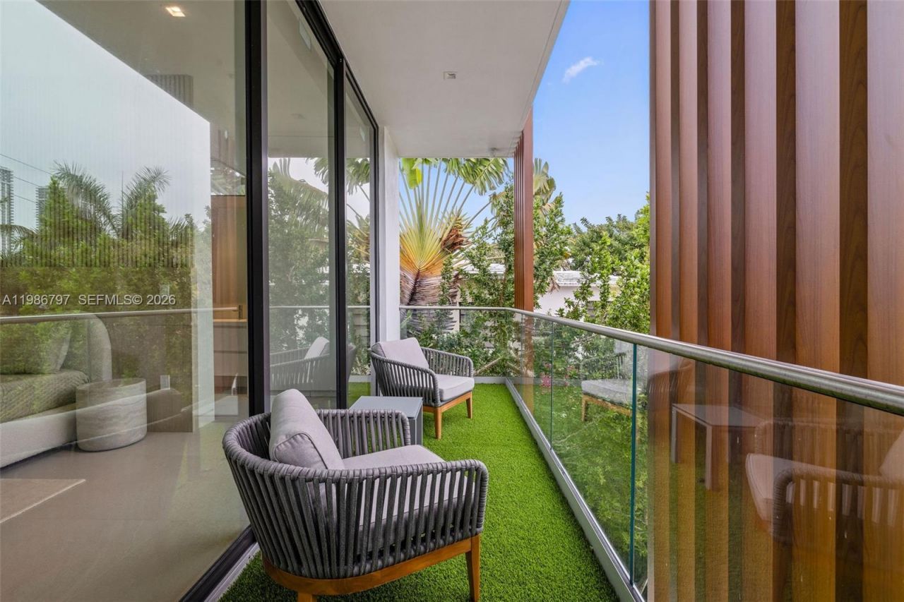 4534 Sheridan Ave, Miami Beach, FL 33140 Photo