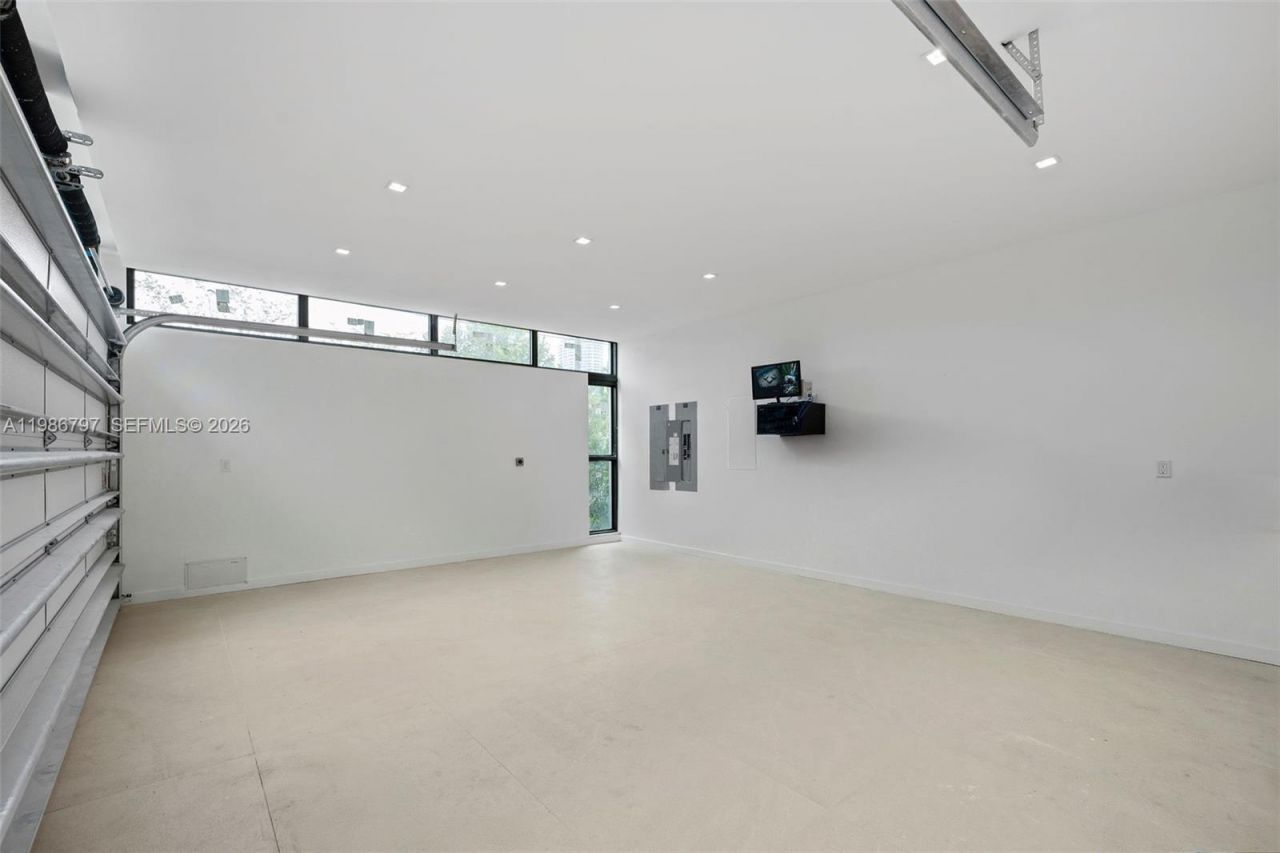 4534 Sheridan Ave, Miami Beach, FL 33140 Photo