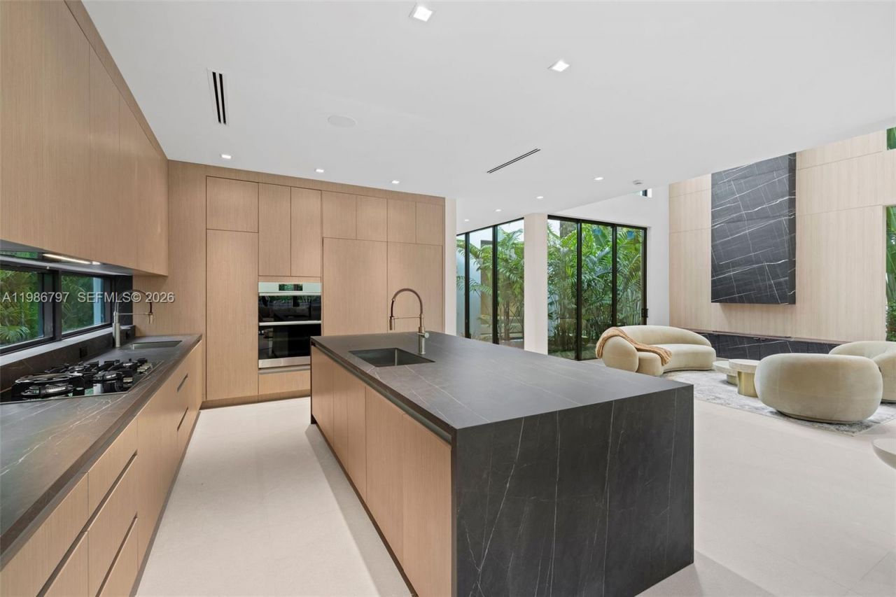 4534 Sheridan Ave, Miami Beach, FL 33140 Photo