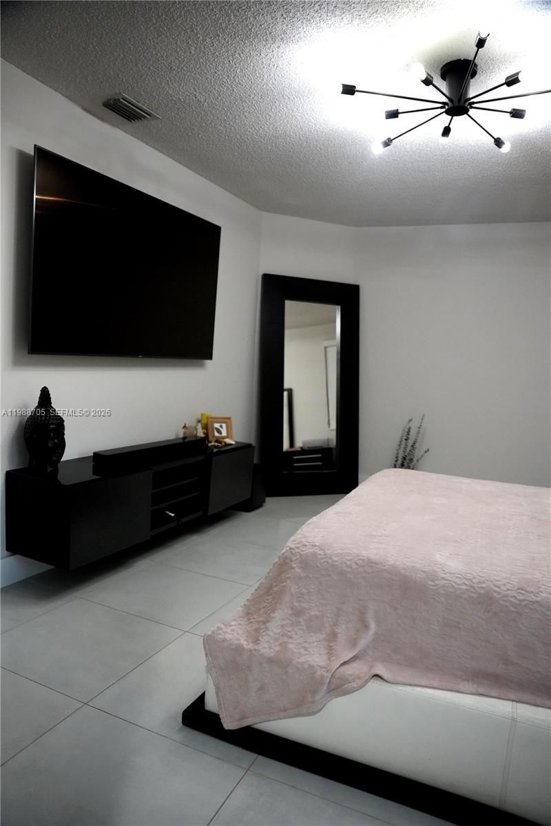 19262 NW 89th Ave , Hialeah, FL 33018 Photo