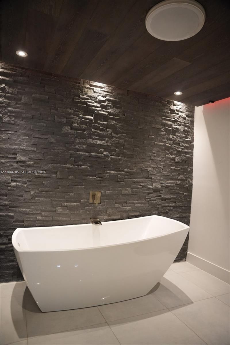 19262 NW 89th Ave , Hialeah, FL 33018 Photo