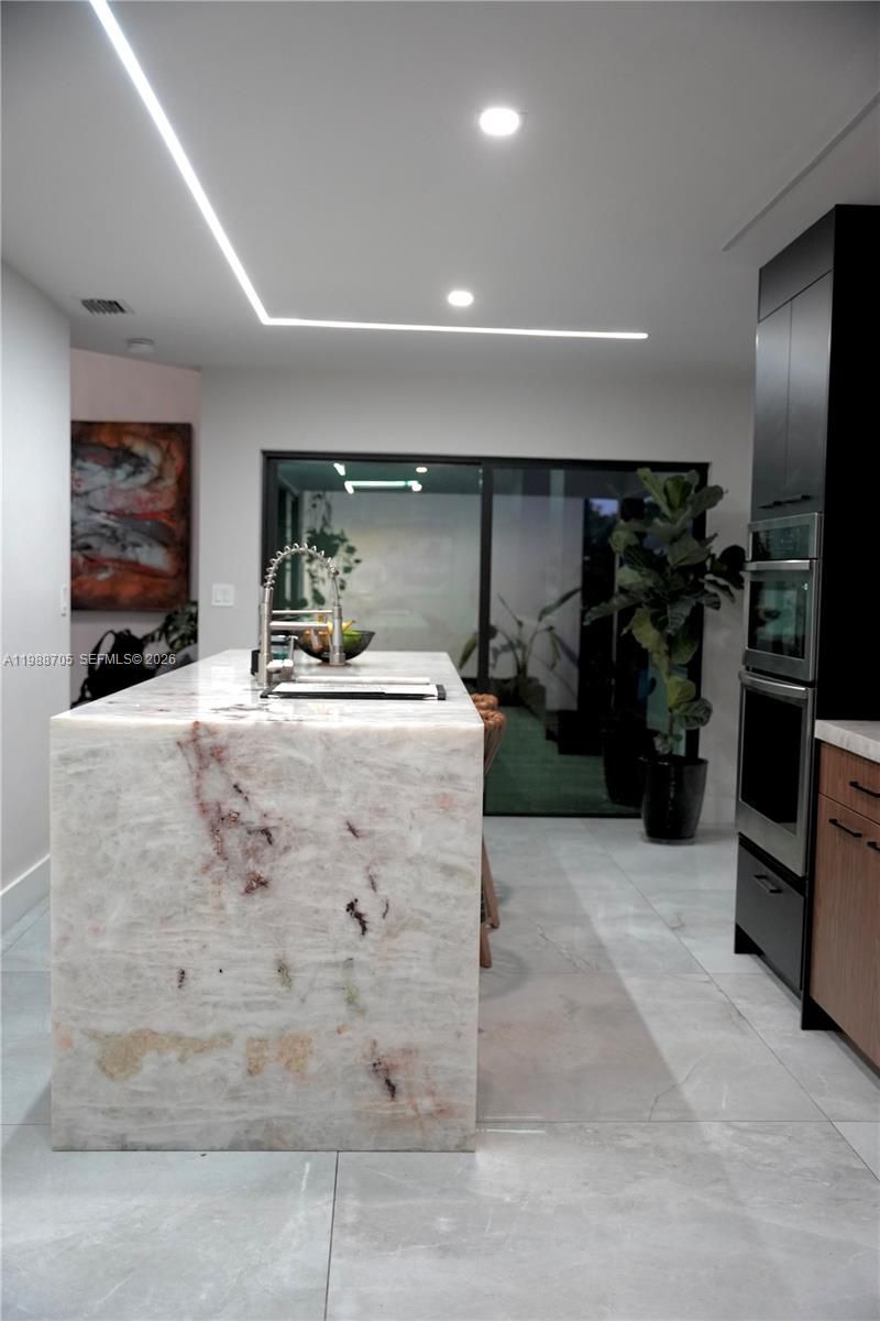 19262 NW 89th Ave , Hialeah, FL 33018 Photo