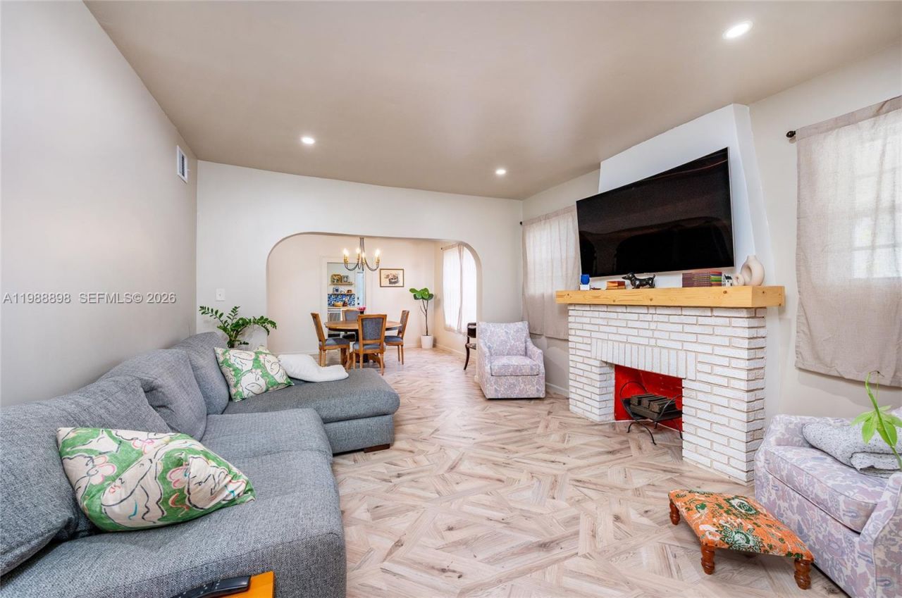 1844 NW 47th St , Miami, FL 33142 Photo