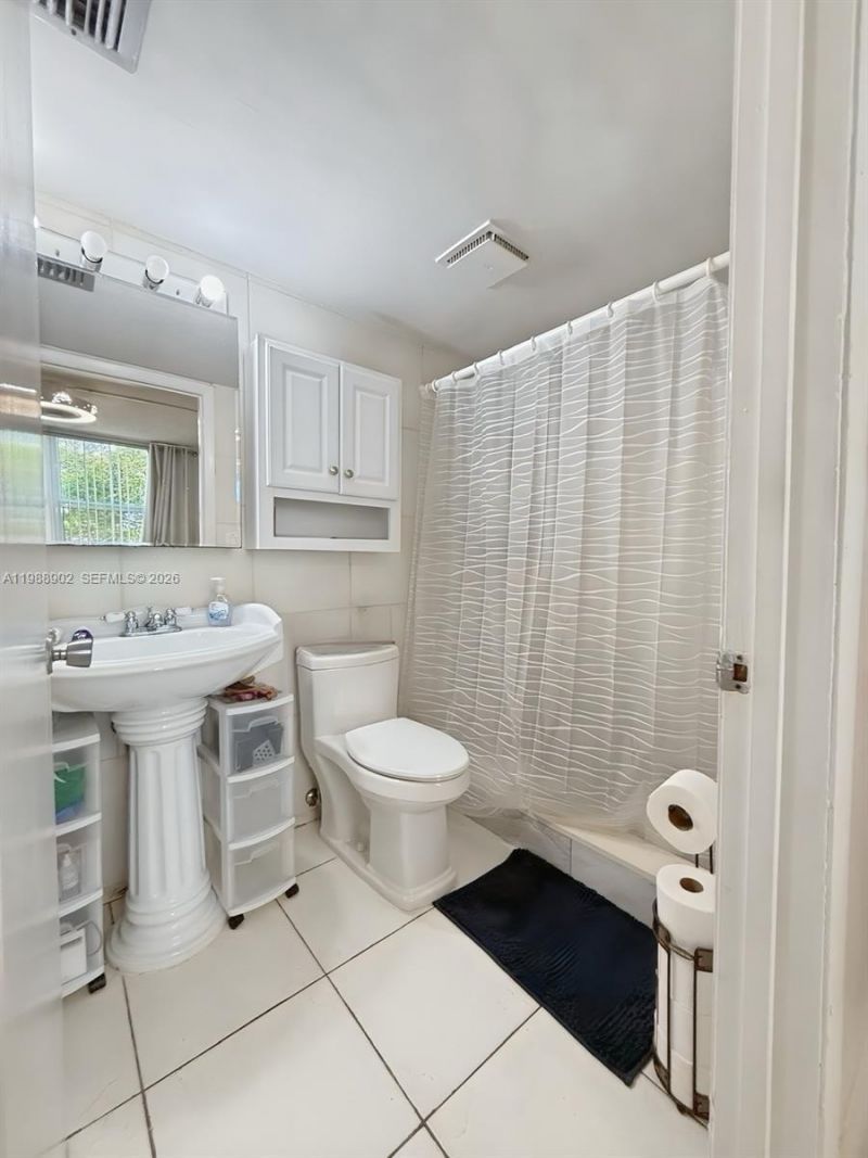 1040 NW 80th Ave , Unit 203, Margate, FL 33063 Photo