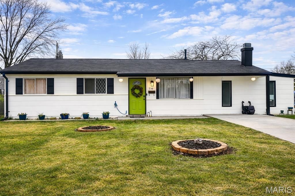 710 Central Parkway , Florissant, MO 63031 Main Photo
