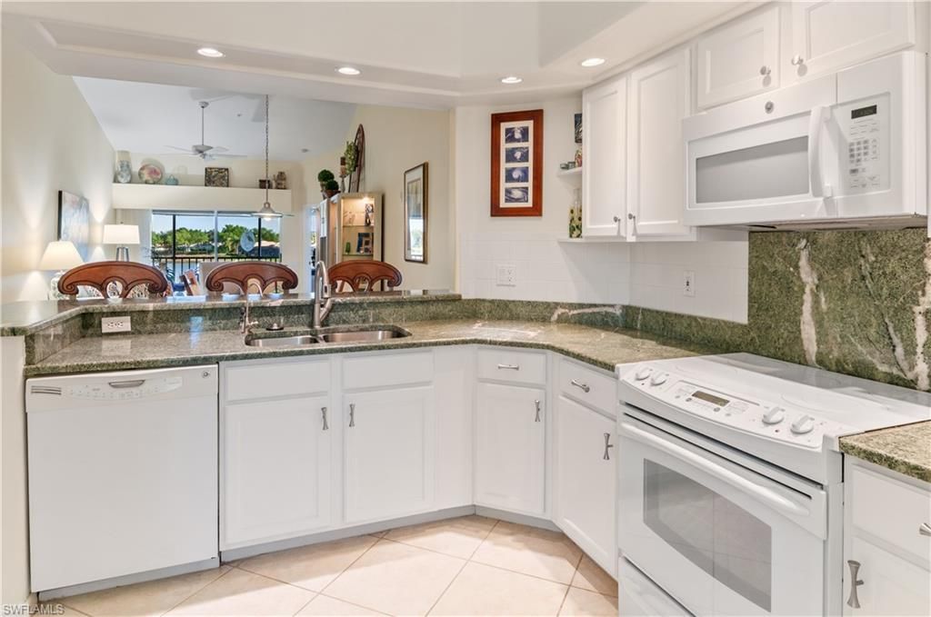 13050 Amberley Ct , Unit 712, Bonita Springs, FL 34135 Photo