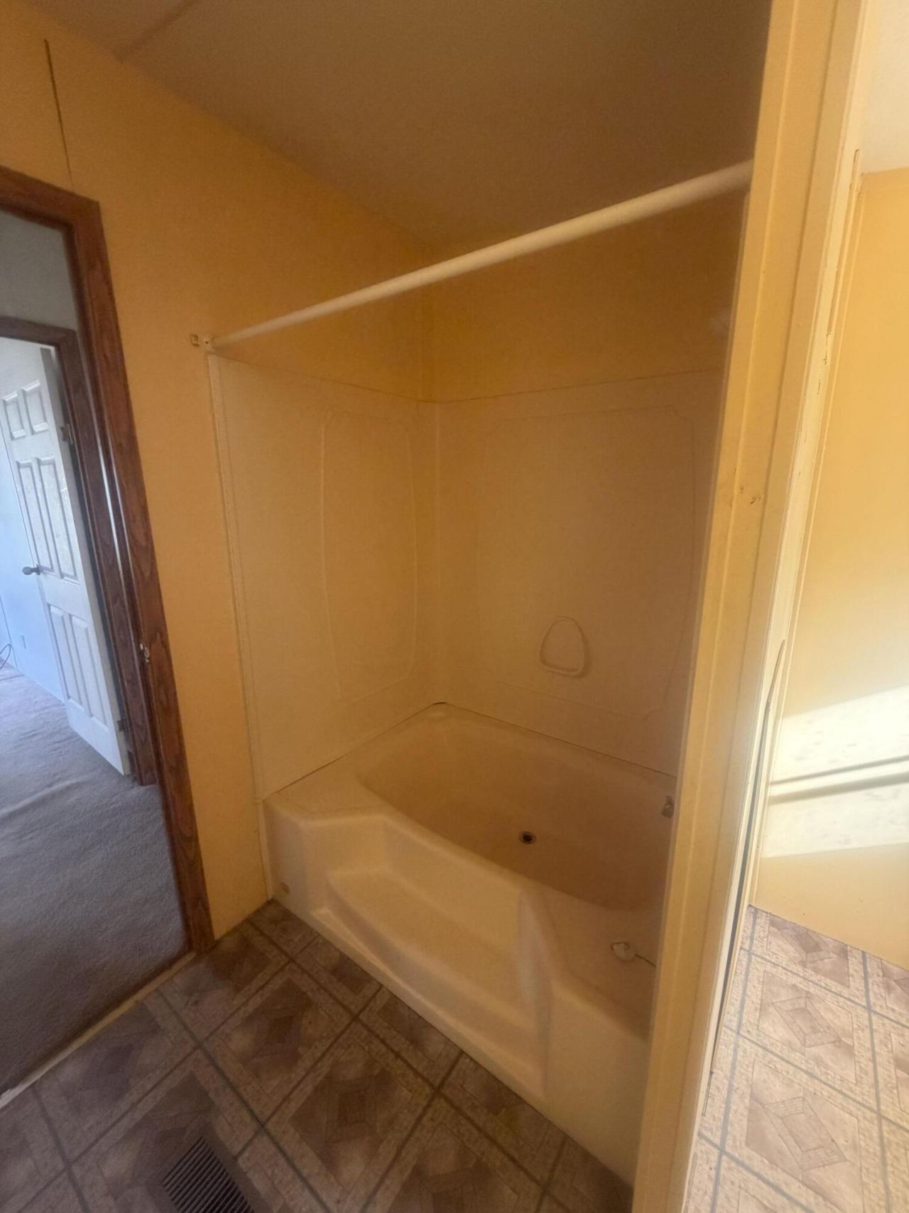 144 Arant Drive Photo 16