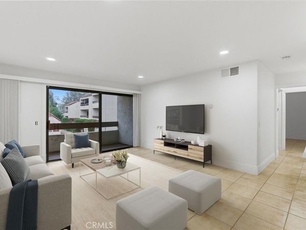 600 W 3rd Street, Unit A210, Santa Ana, CA 92701