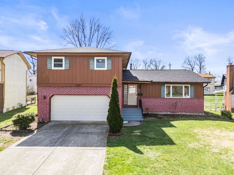 2087 Teakwood Drive, Columbus, OH 43229 Photo 2