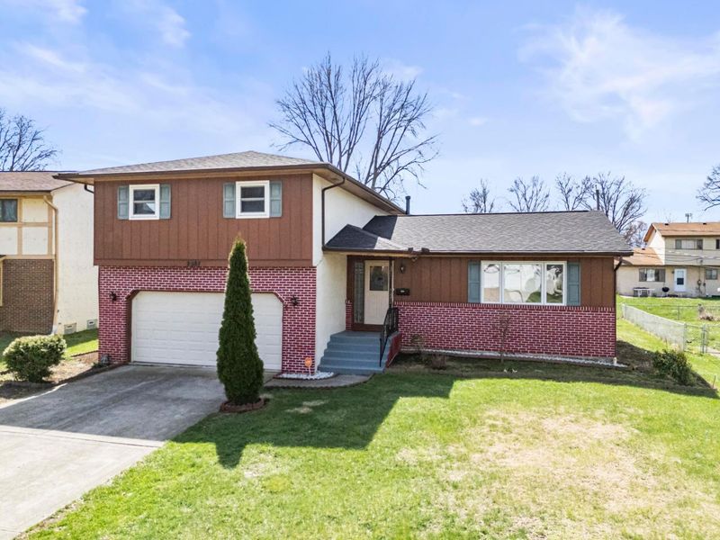 2087 Teakwood Drive, Columbus, OH 43229 Photo 3