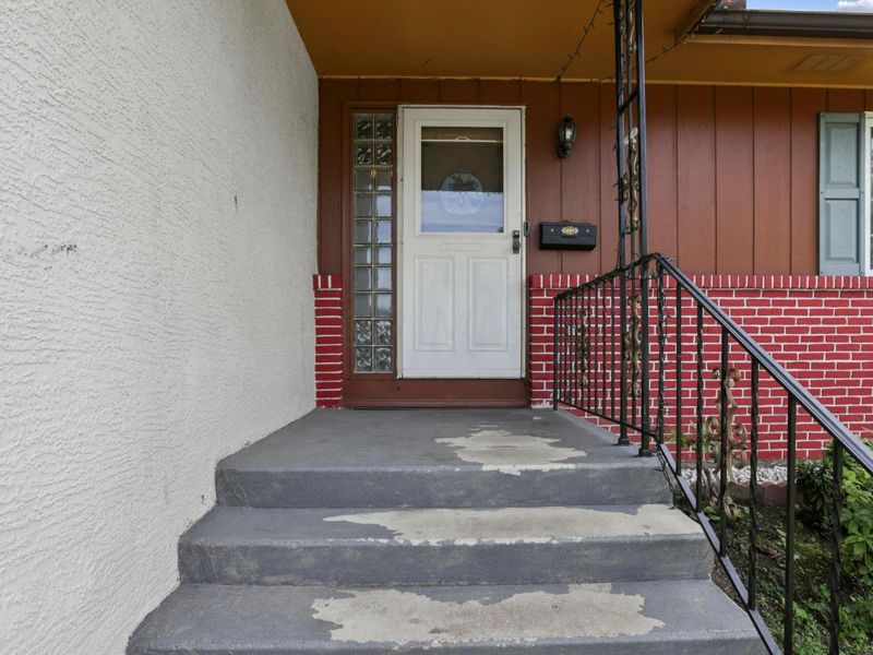 2087 Teakwood Drive, Columbus, OH 43229 Photo 5