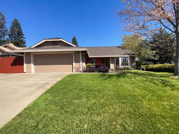 155 Bittercreek Dr, Folsom, CA 95630