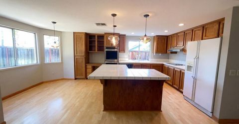 155 Bittercreek Dr, Folsom, CA 95630 Photo