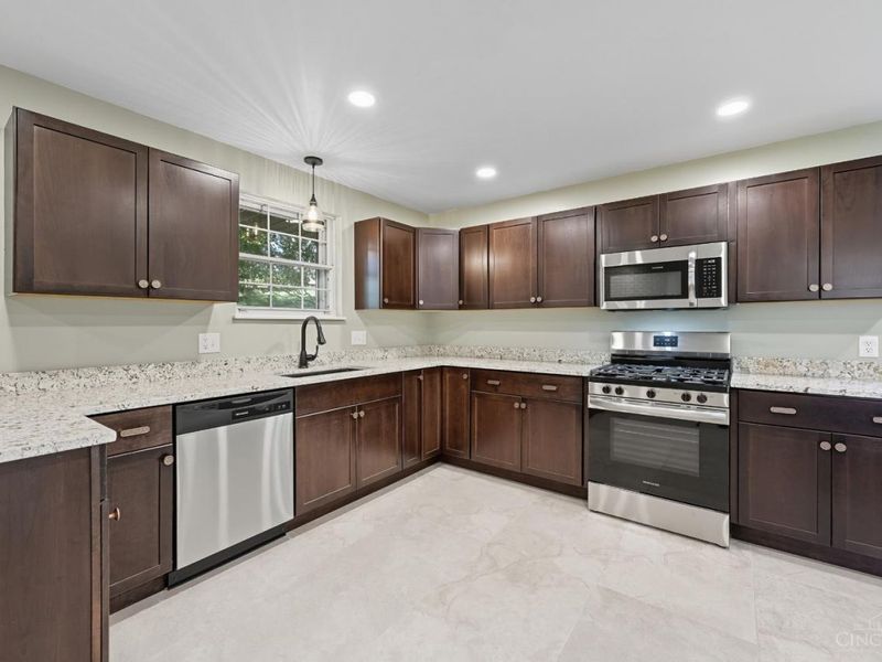 5991 Gaines Road, Green Township, OH 45247 Photo 8