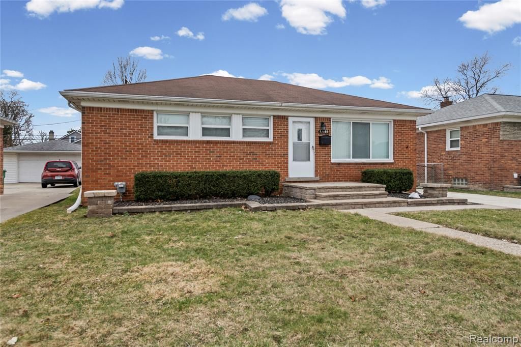 17164 Bell Avenue, Eastpointe, MI 48021 Main Photo