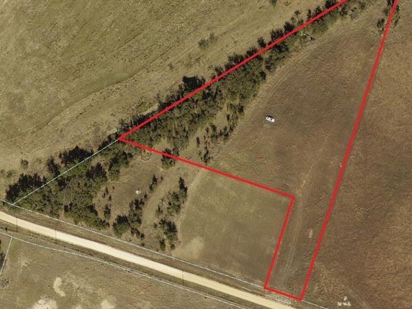 8595 County Road 133 , Burlington, TX 76519