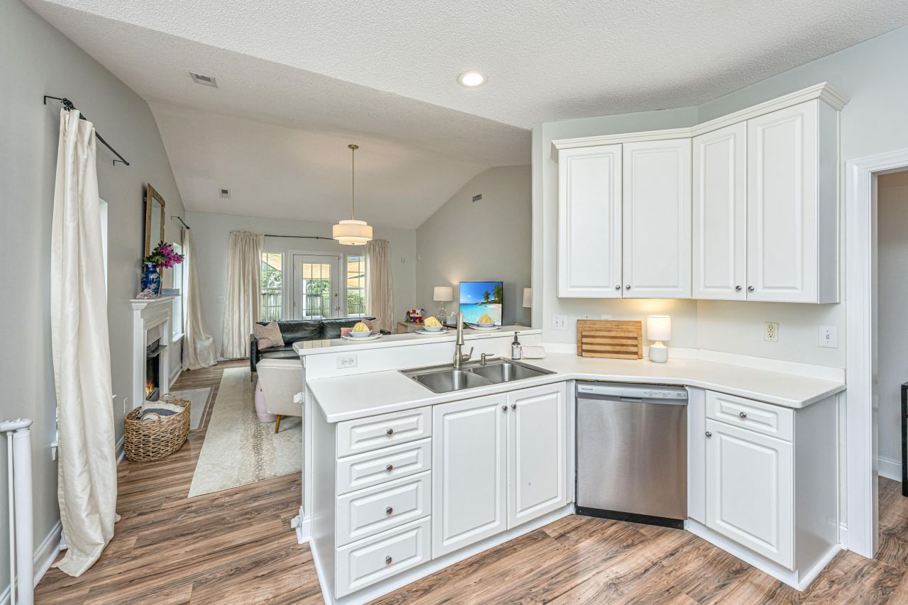 111 Tunstall Drive Photo 12