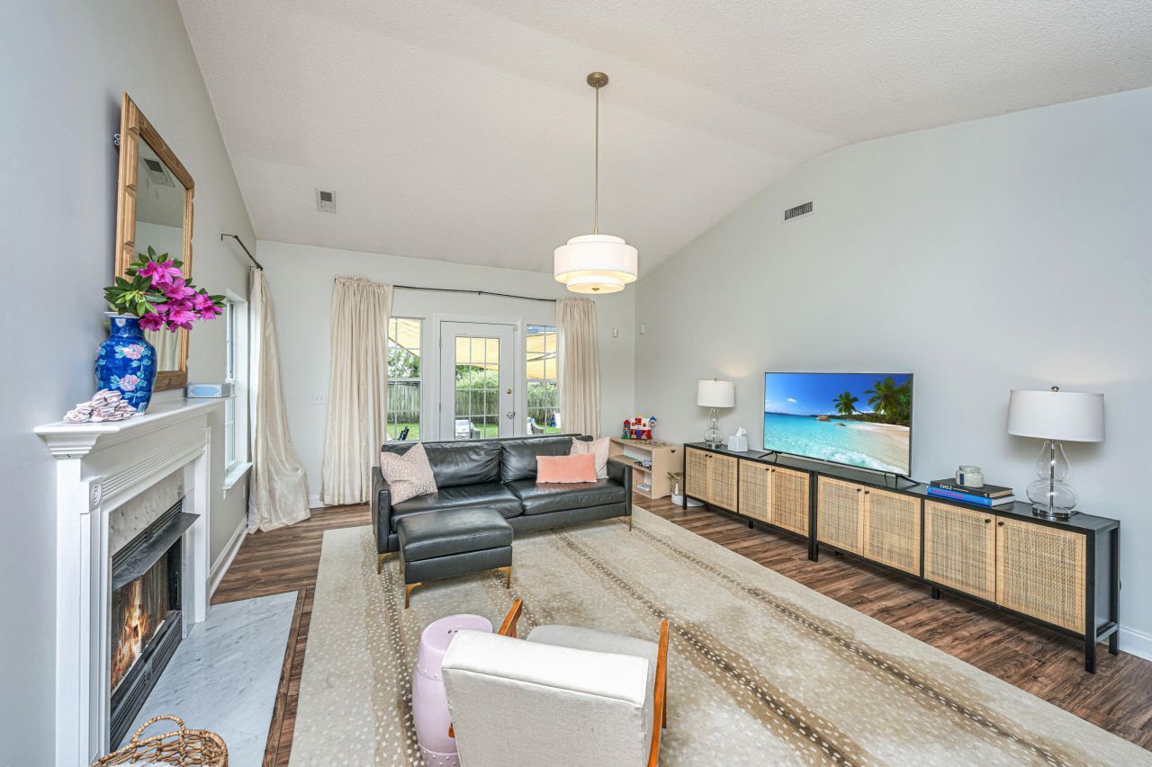 111 Tunstall Drive Photo 8