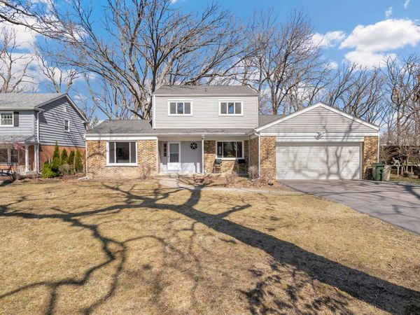 104 E Louis Avenue, Lake Forest, IL 60045