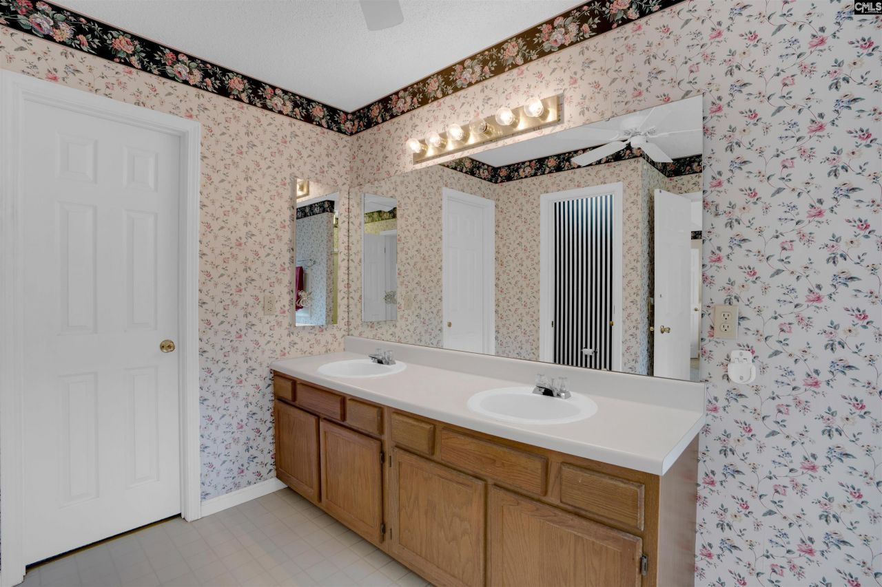 101 Misty Glen Circle  Photo 21