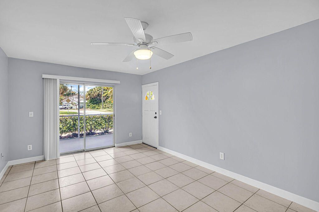 333 SE Martin Avenue, Unit 1-a, Stuart, FL 34996 Photo