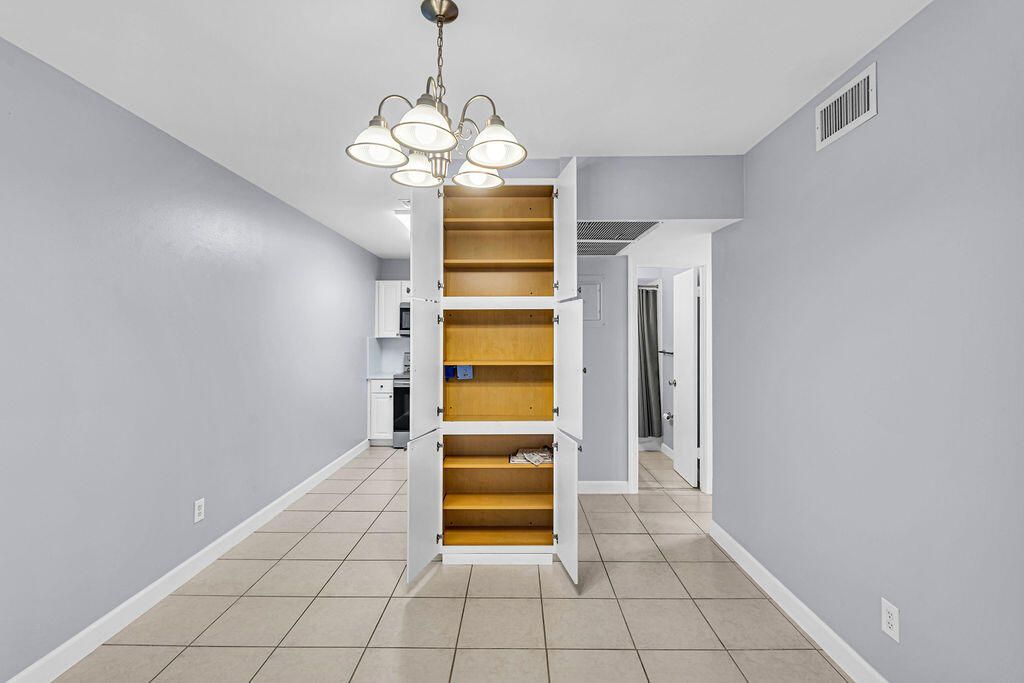 333 SE Martin Avenue, Unit 1-a, Stuart, FL 34996 Photo