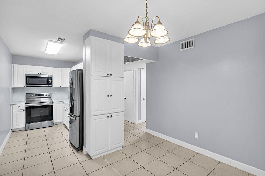 333 SE Martin Avenue, Unit 1-a, Stuart, FL 34996 Photo