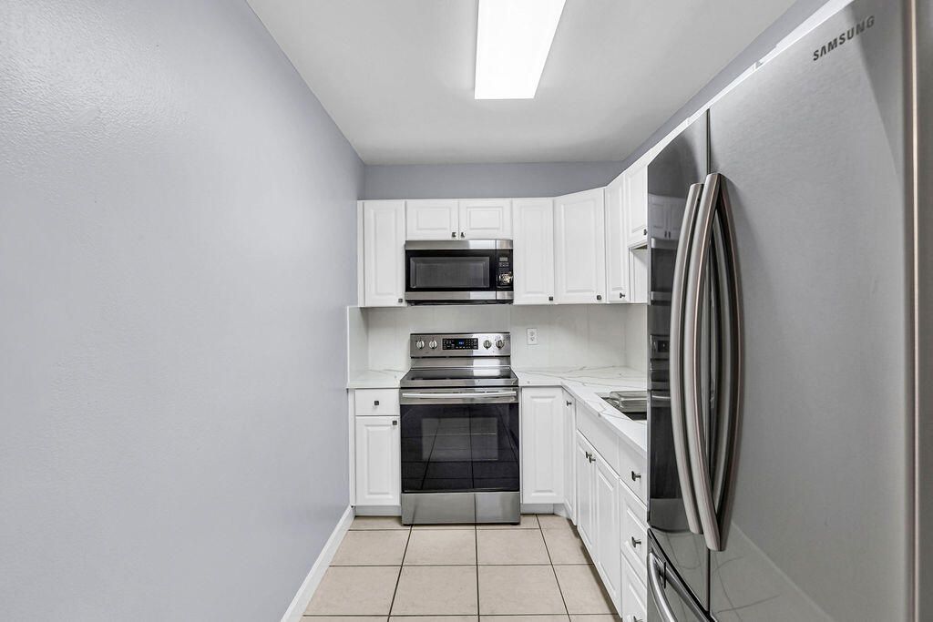 333 SE Martin Avenue, Unit 1-a, Stuart, FL 34996 Photo