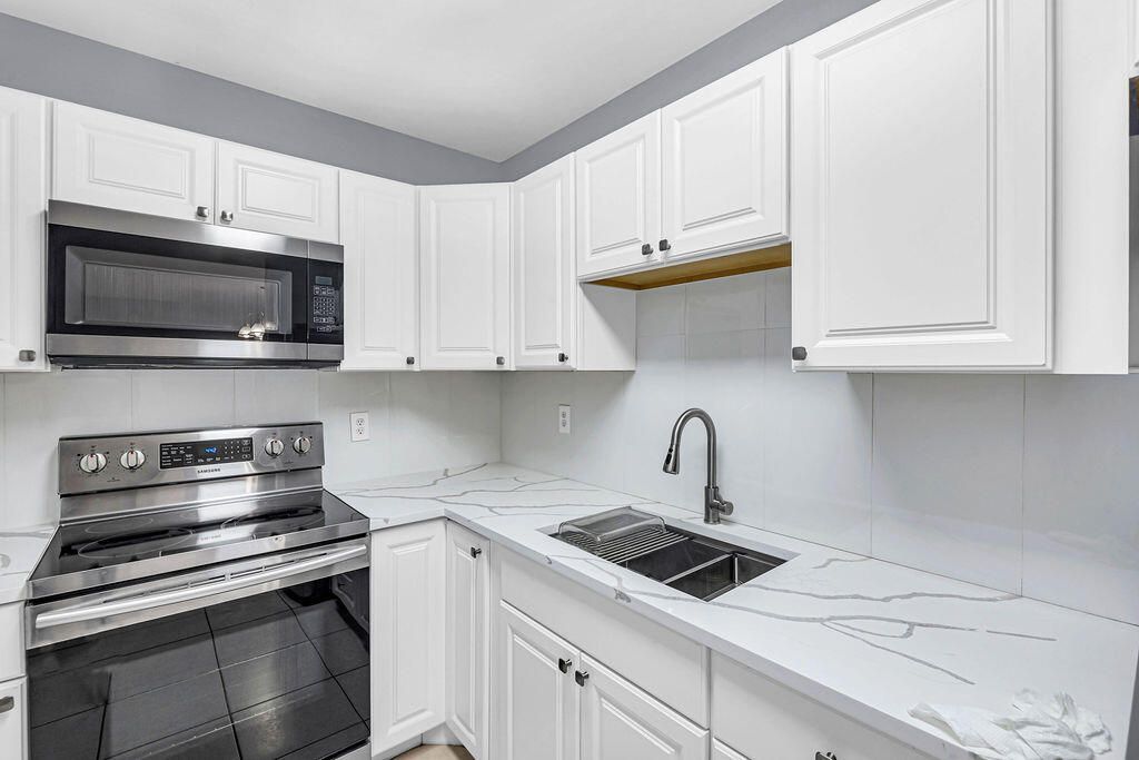 333 SE Martin Avenue, Unit 1-a, Stuart, FL 34996 Photo