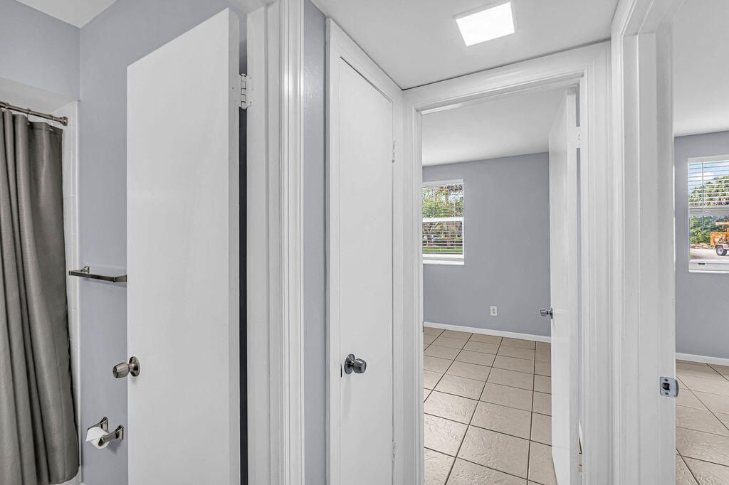 333 SE Martin Avenue, Unit 1-a, Stuart, FL 34996 Photo