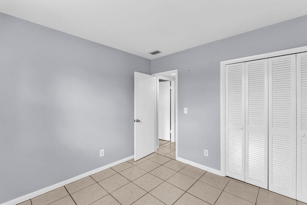 333 SE Martin Avenue, Unit 1-a, Stuart, FL 34996 Photo