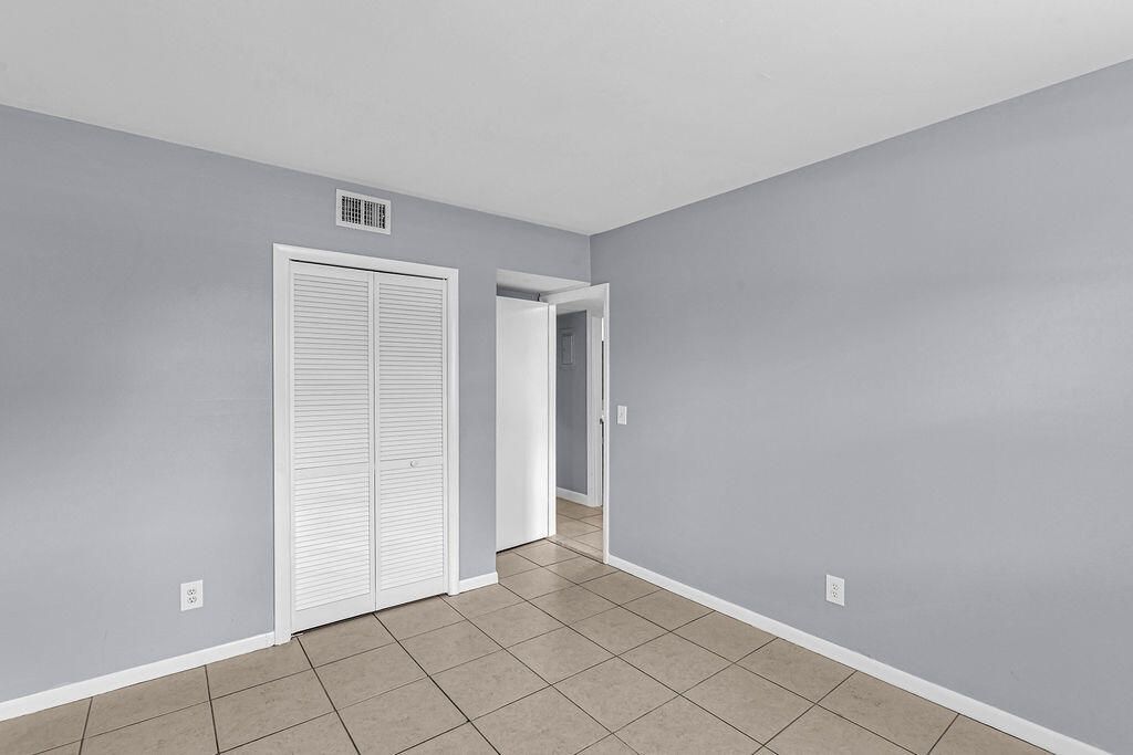 333 SE Martin Avenue, Unit 1-a, Stuart, FL 34996 Photo