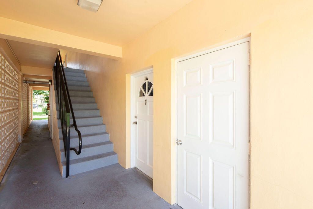 333 SE Martin Avenue, Unit 1-a, Stuart, FL 34996 Photo