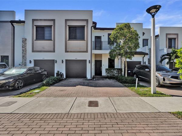 408 NE 212th Ter , Miami, FL 33179