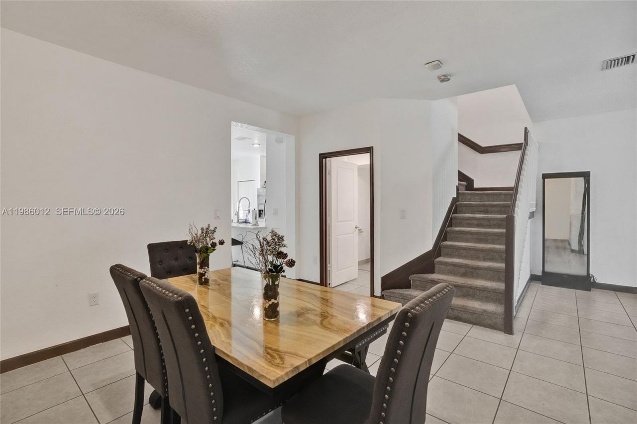 408 NE 212th Ter , Miami, FL 33179 Photo