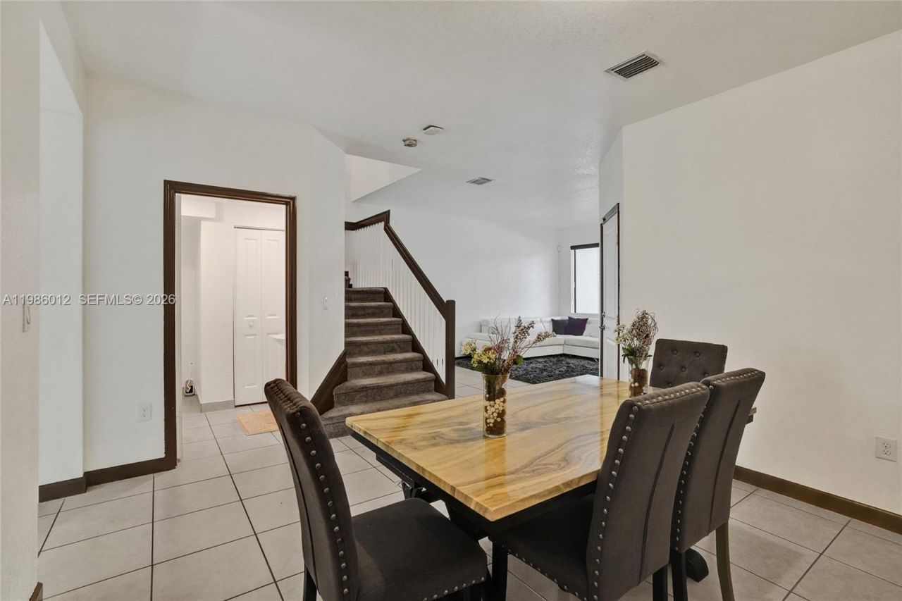 408 NE 212th Ter, Miami, FL 33179 Photo