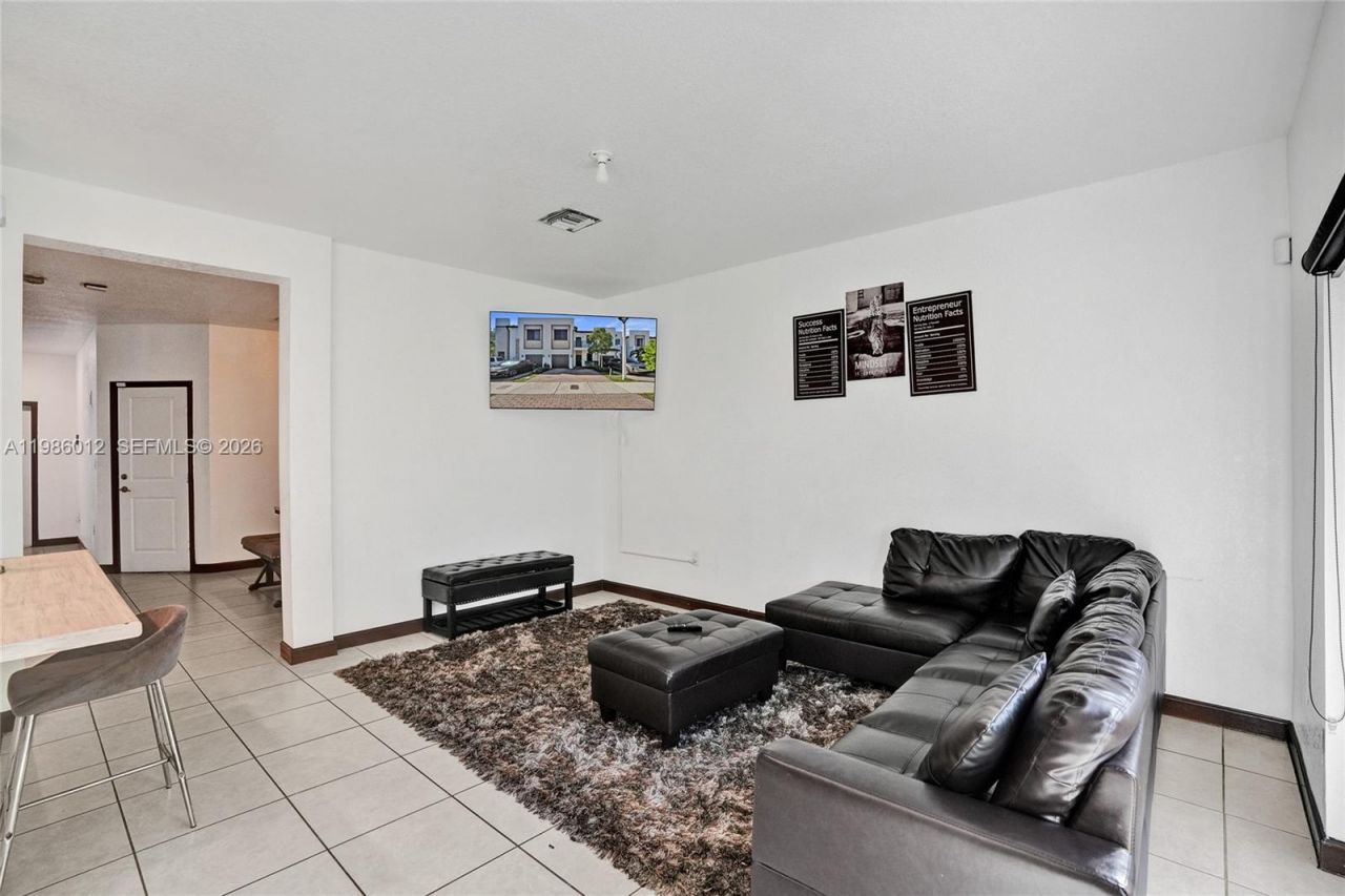 408 NE 212th Ter, Miami, FL 33179 Photo