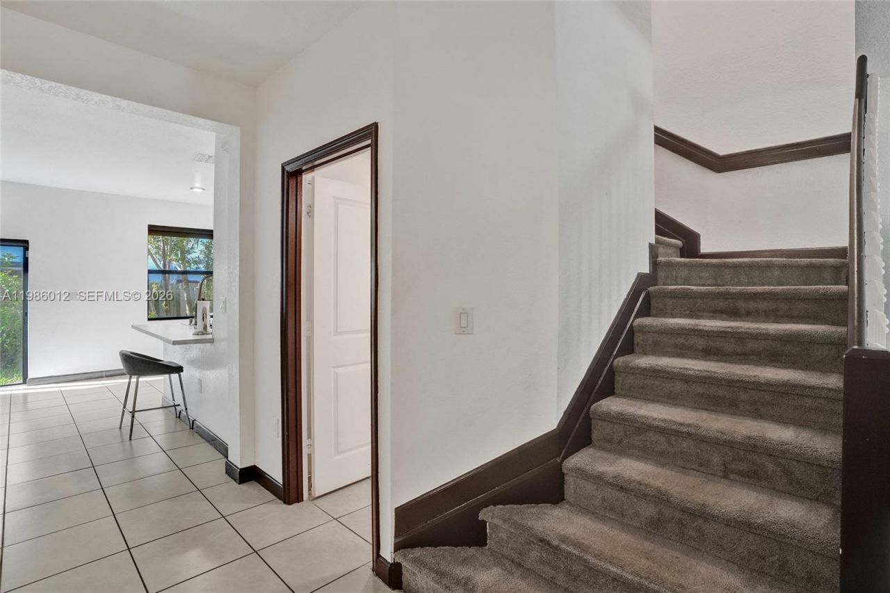 408 NE 212th Ter, Miami, FL 33179 Photo