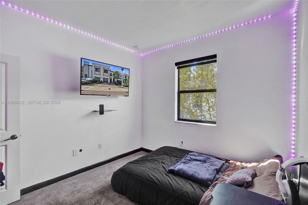 408 NE 212th Ter, Miami, FL 33179 Photo