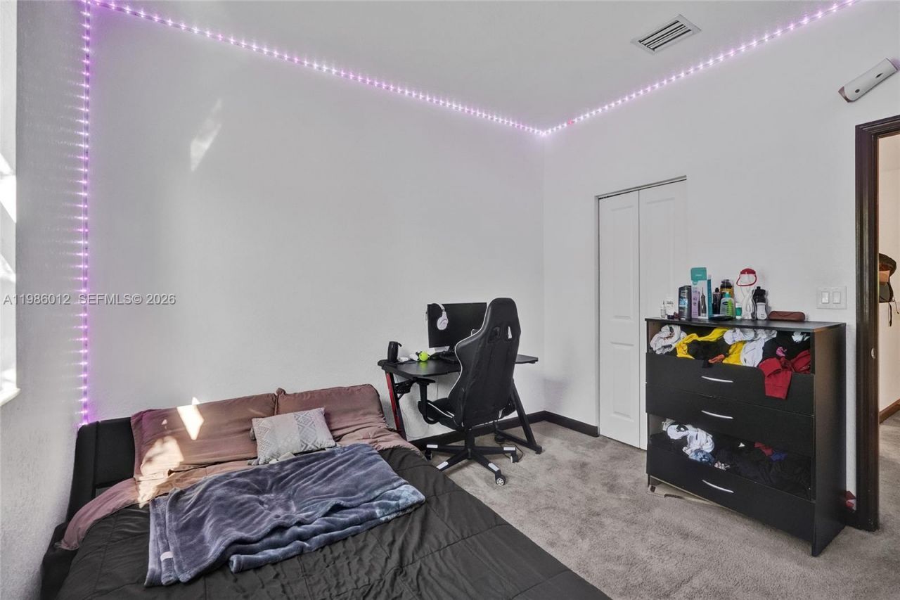 408 NE 212th Ter , Miami, FL 33179 Photo