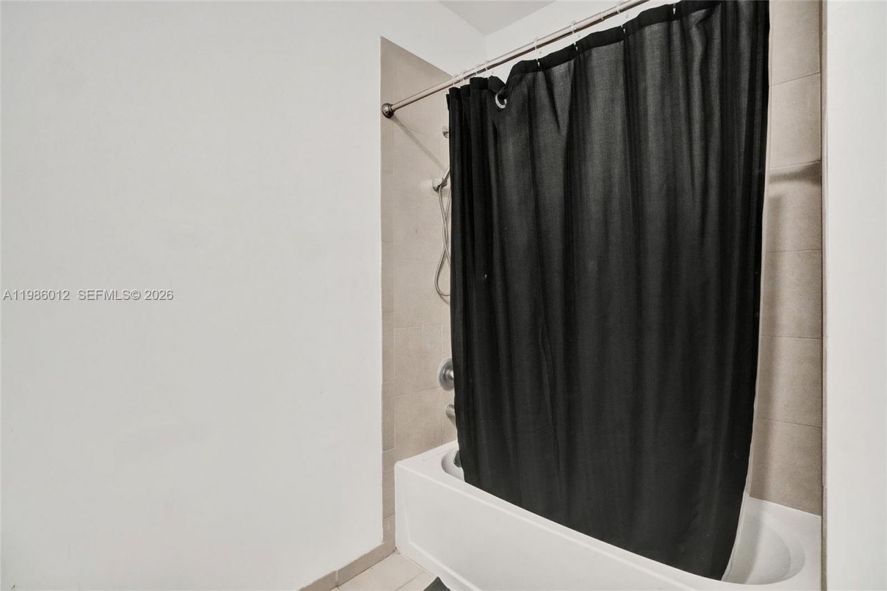 408 NE 212th Ter, Miami, FL 33179 Photo