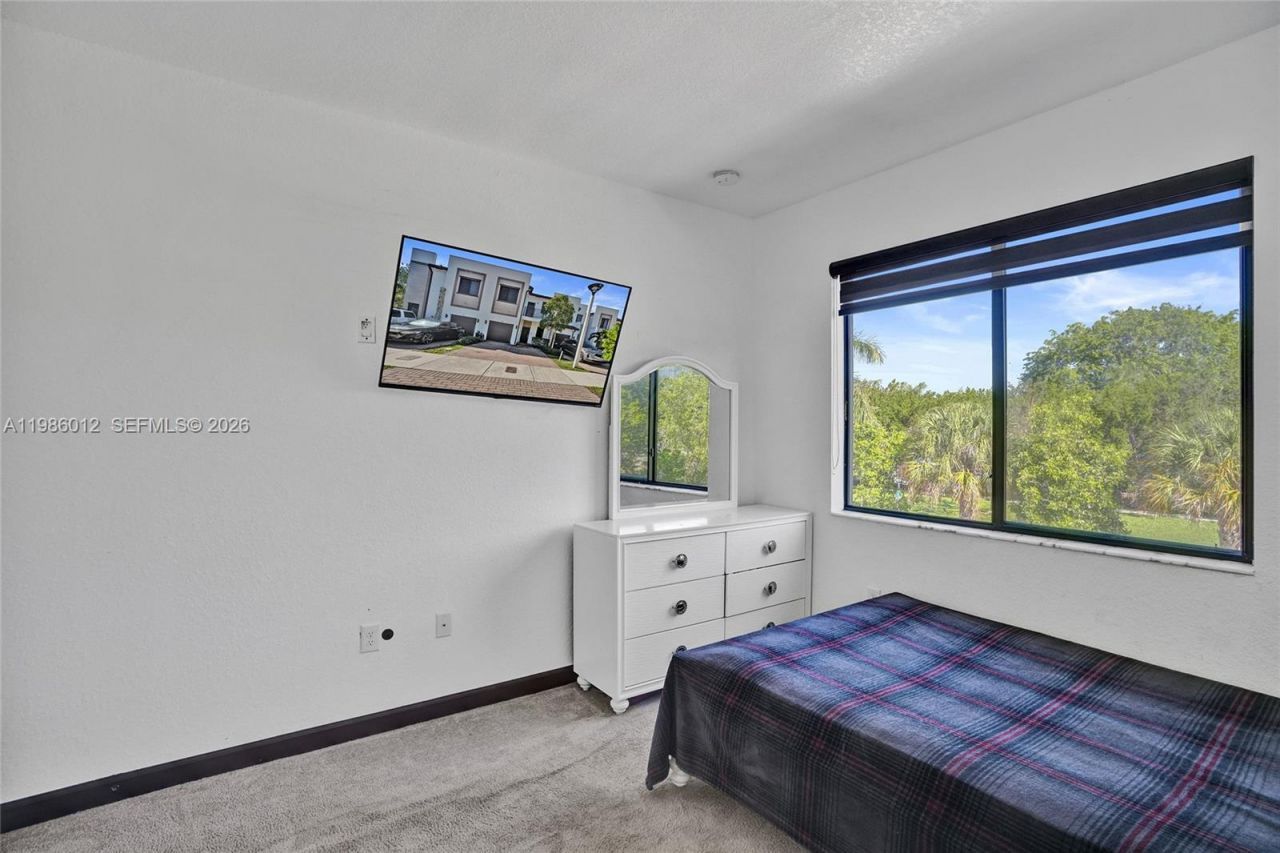 408 NE 212th Ter, Miami, FL 33179 Photo