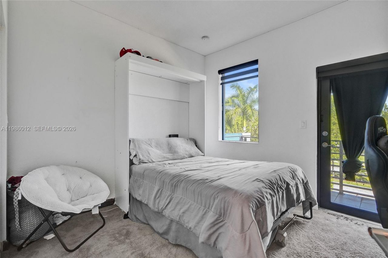 408 NE 212th Ter, Miami, FL 33179 Photo