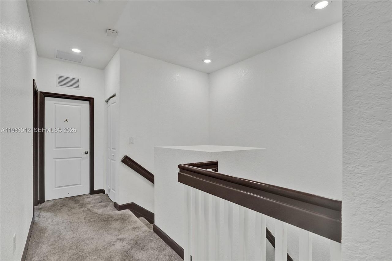 408 NE 212th Ter, Miami, FL 33179 Photo