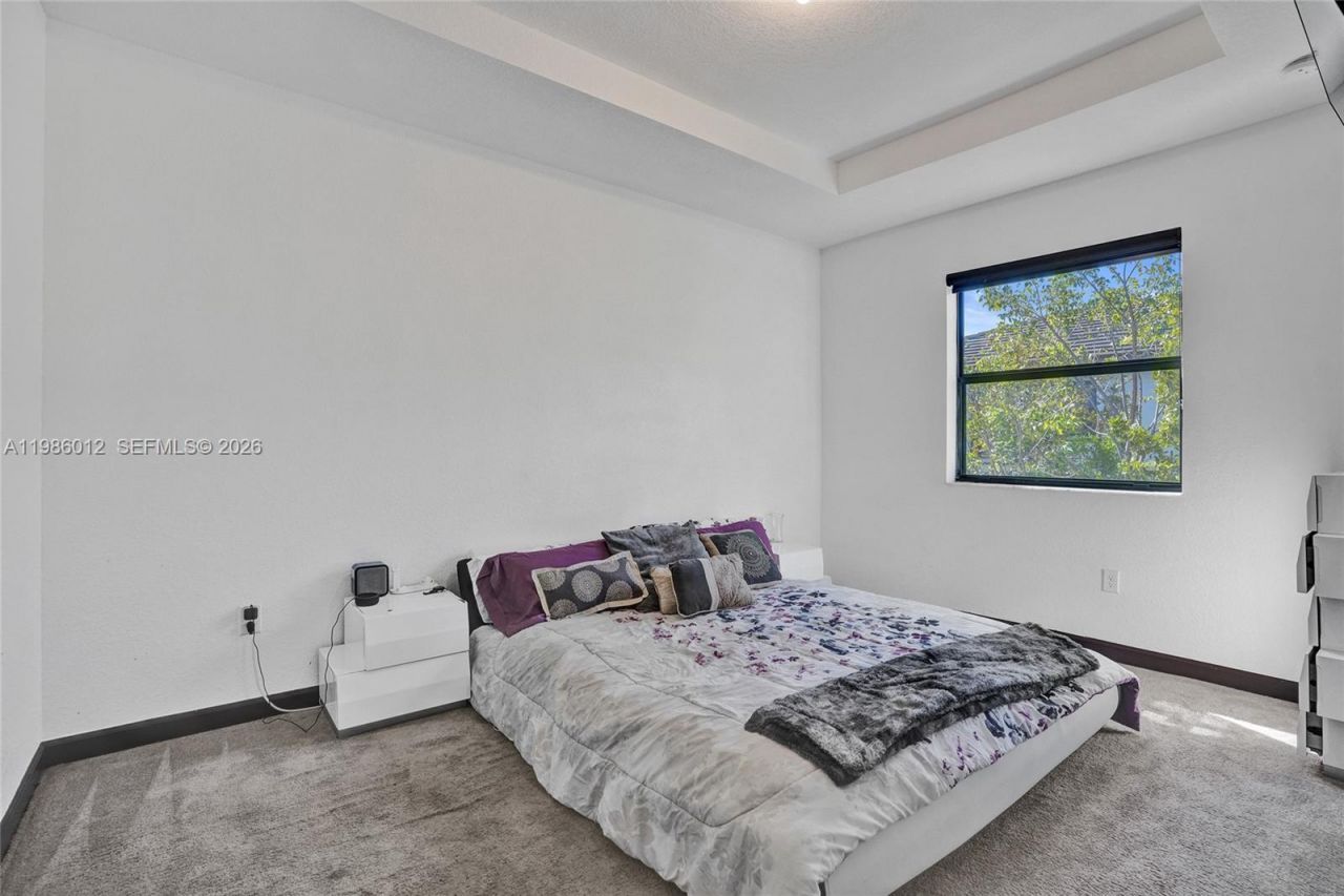 408 NE 212th Ter , Miami, FL 33179 Photo