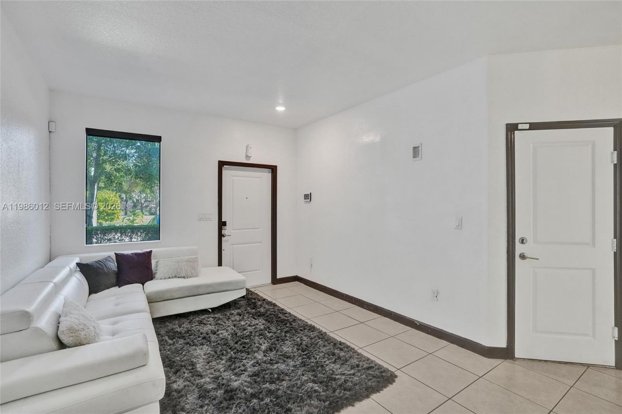 408 NE 212th Ter, Miami, FL 33179 Photo