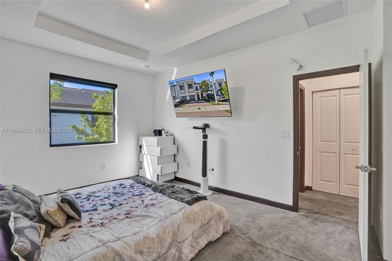 408 NE 212th Ter , Miami, FL 33179 Photo